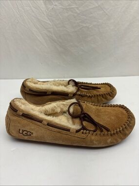 UGG Chestnut Suede Sheepskin Moccasin Slippers, SZ 7, box 38